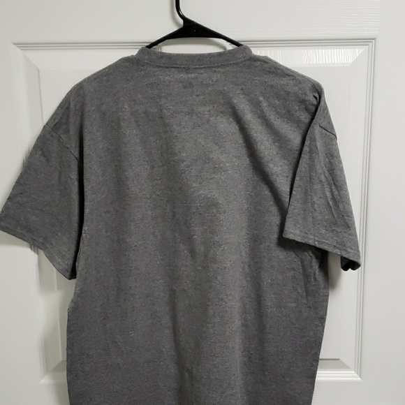 Grey Classy Bear Graphic Tee Shirt NWOT Unisex - Picture 4 of 5
